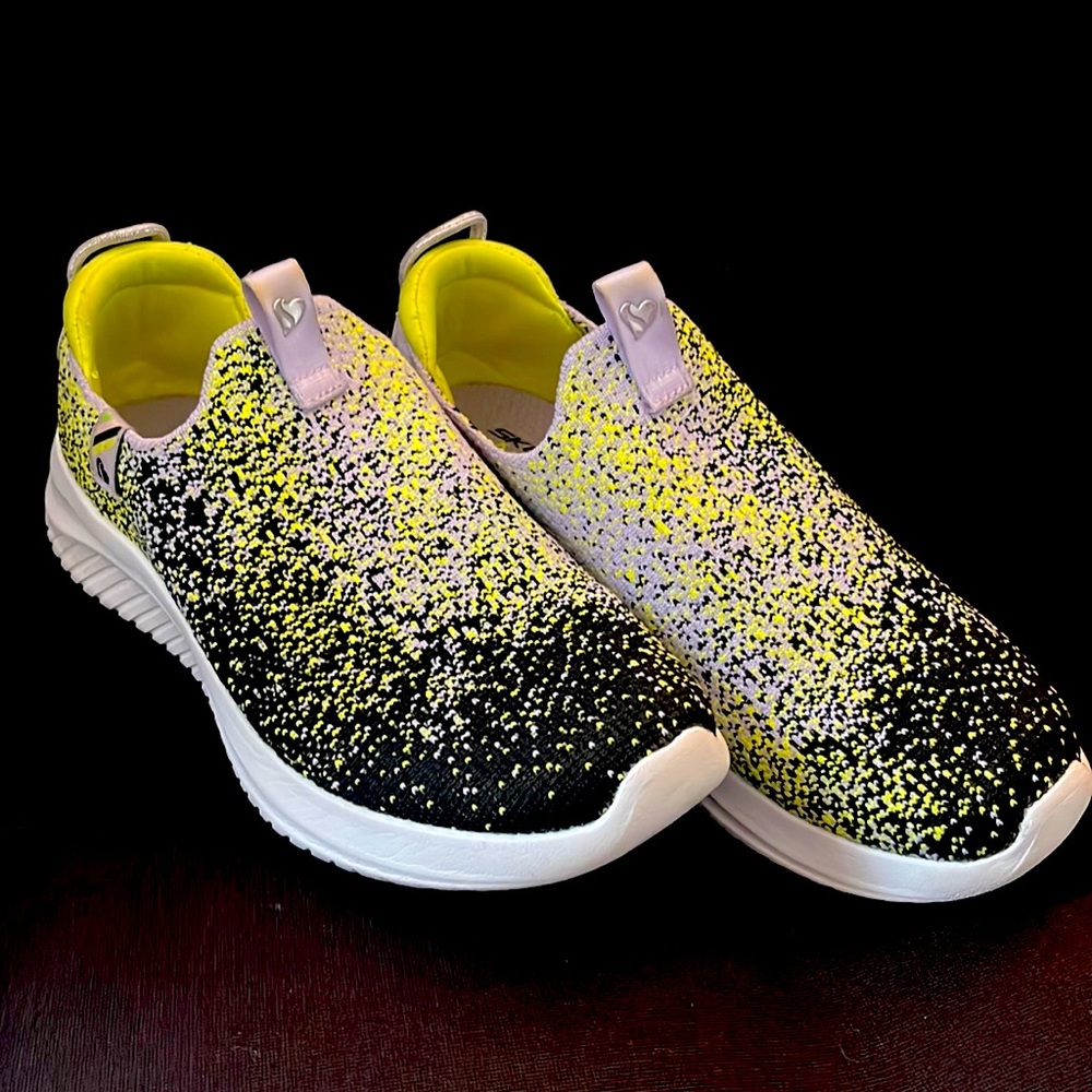 Sketchers Air Cooled Memory Foam shoes